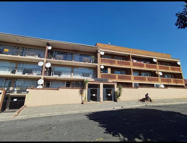 1 BEDROOM APARTMENT FOR SALE IN PRIMROSE